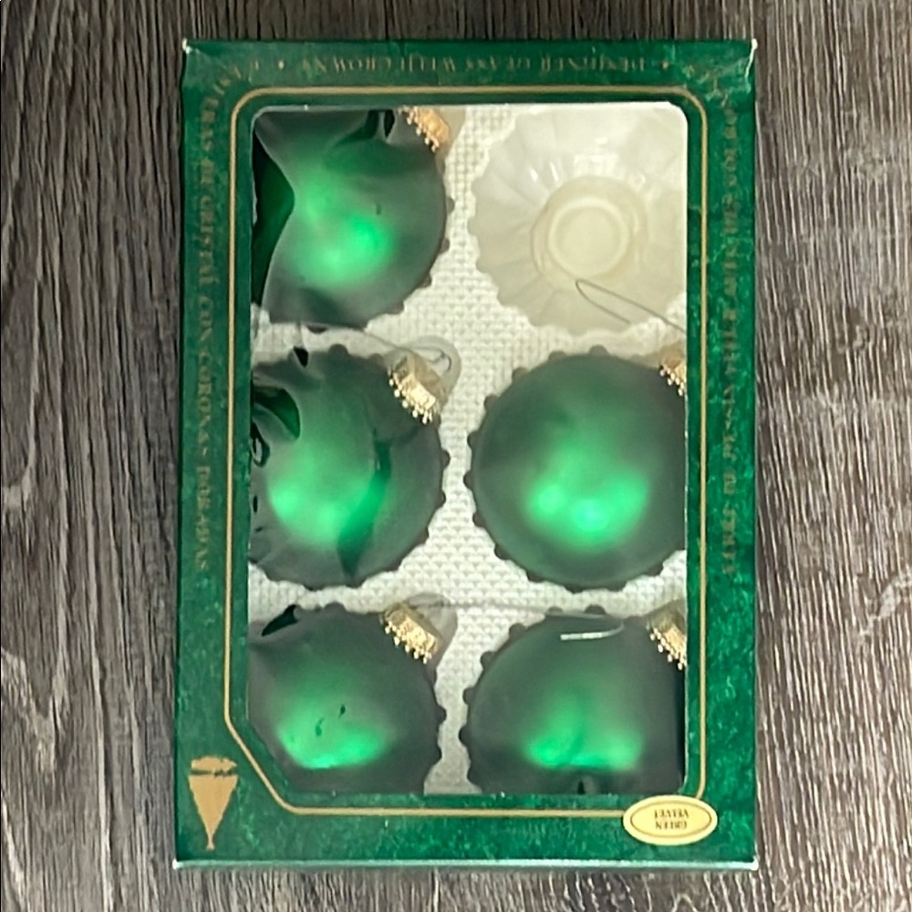 Elegant Green Holiday Ornaments Set